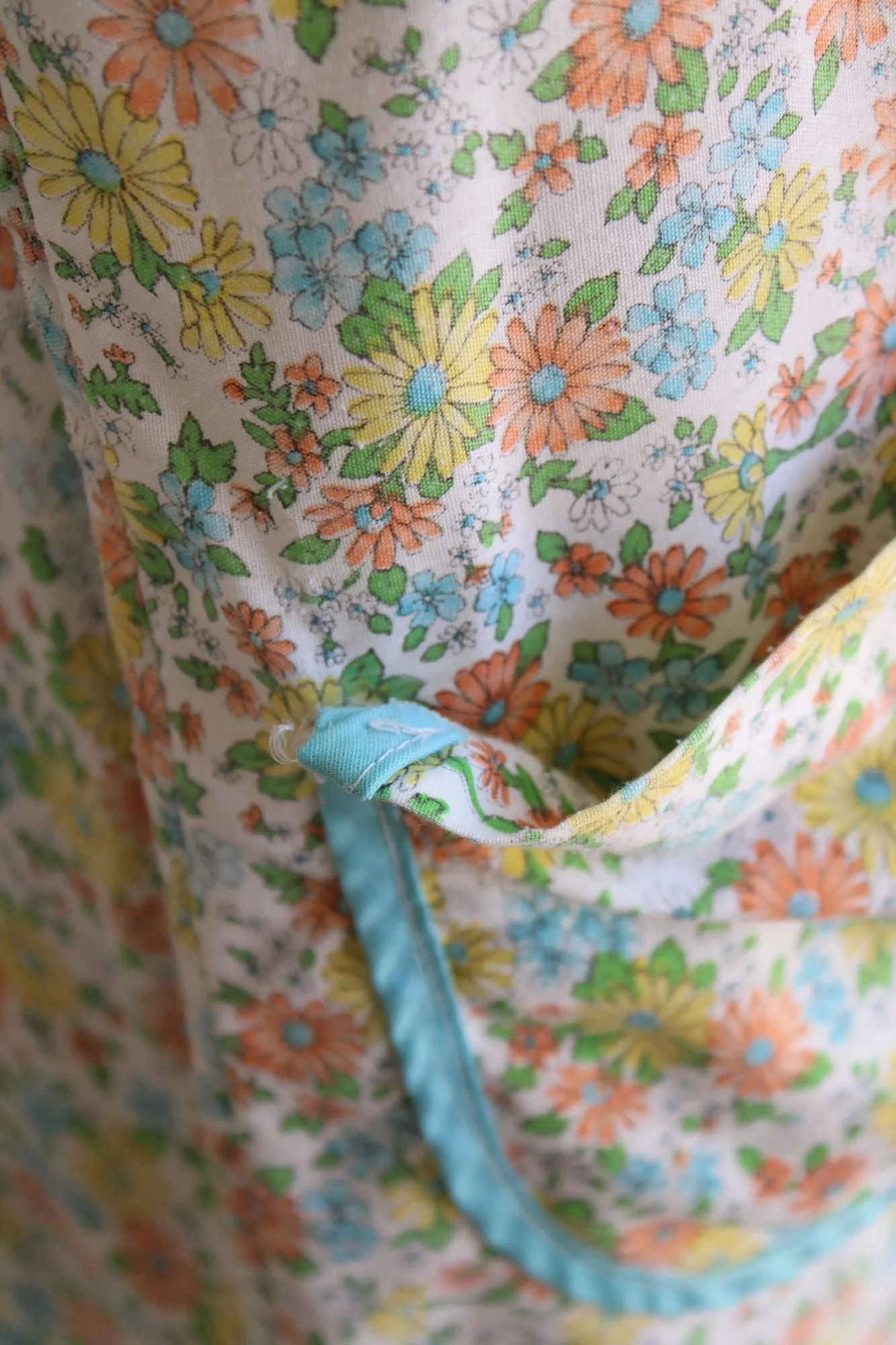 Vintage 1960s 1970s Floral Print Housecoat with Pockets